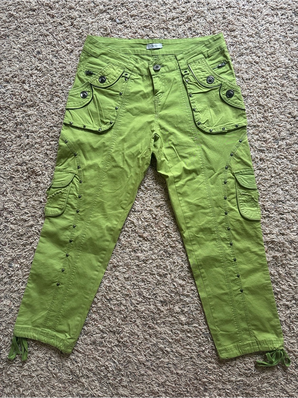 Cadie Green Cargo Capris with Stud Details Women’s Small Y2K Streetwear Cotton